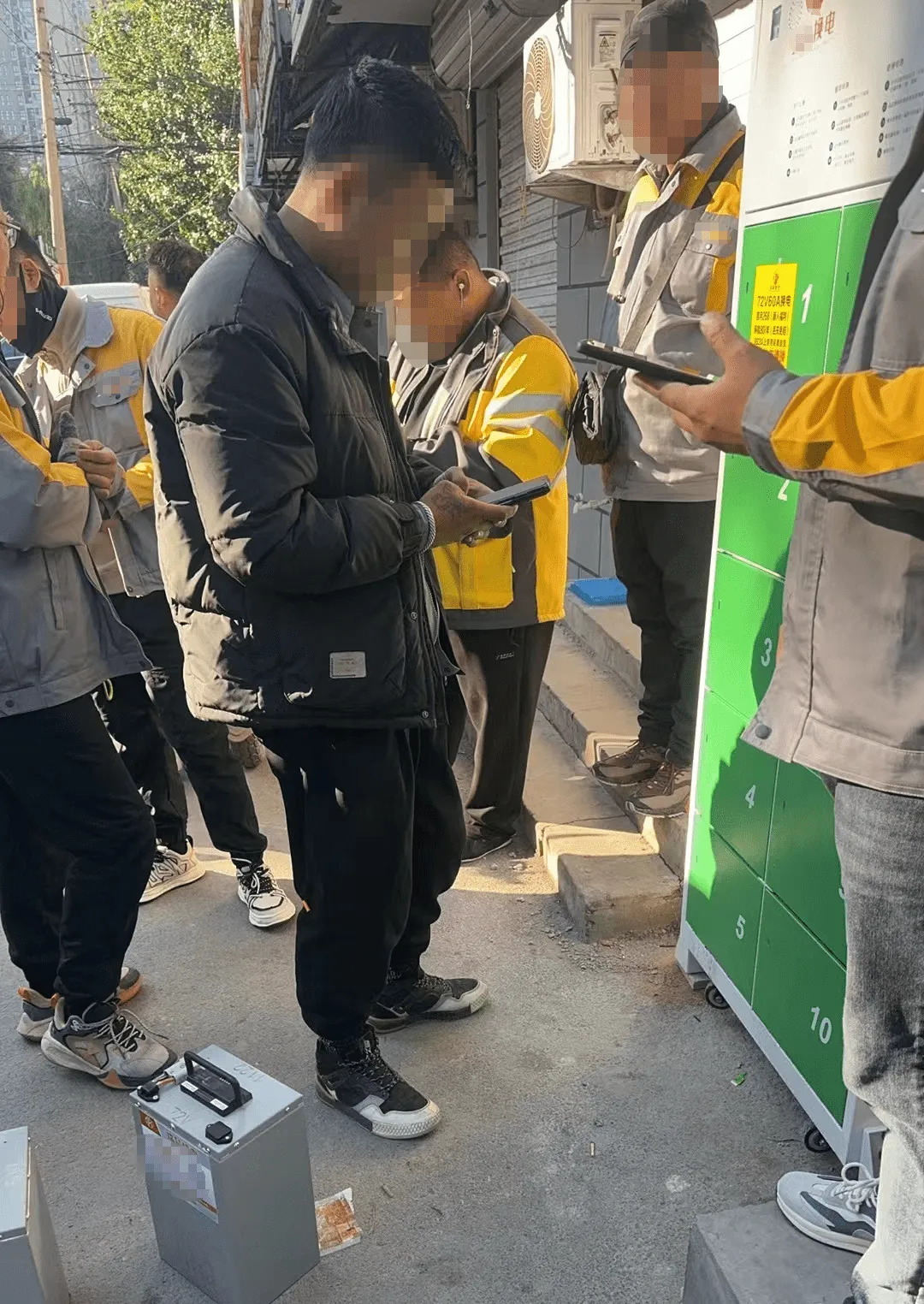 外卖站点换电柜