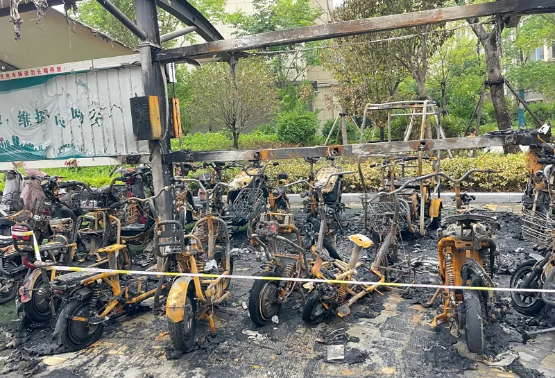 电动车起火事故现场